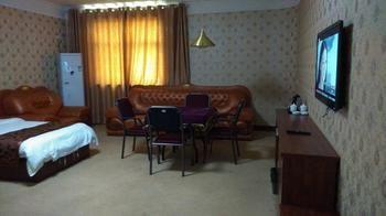 Yanshi 7 Star Express Hotel Luoyang (Henan) Bagian luar foto